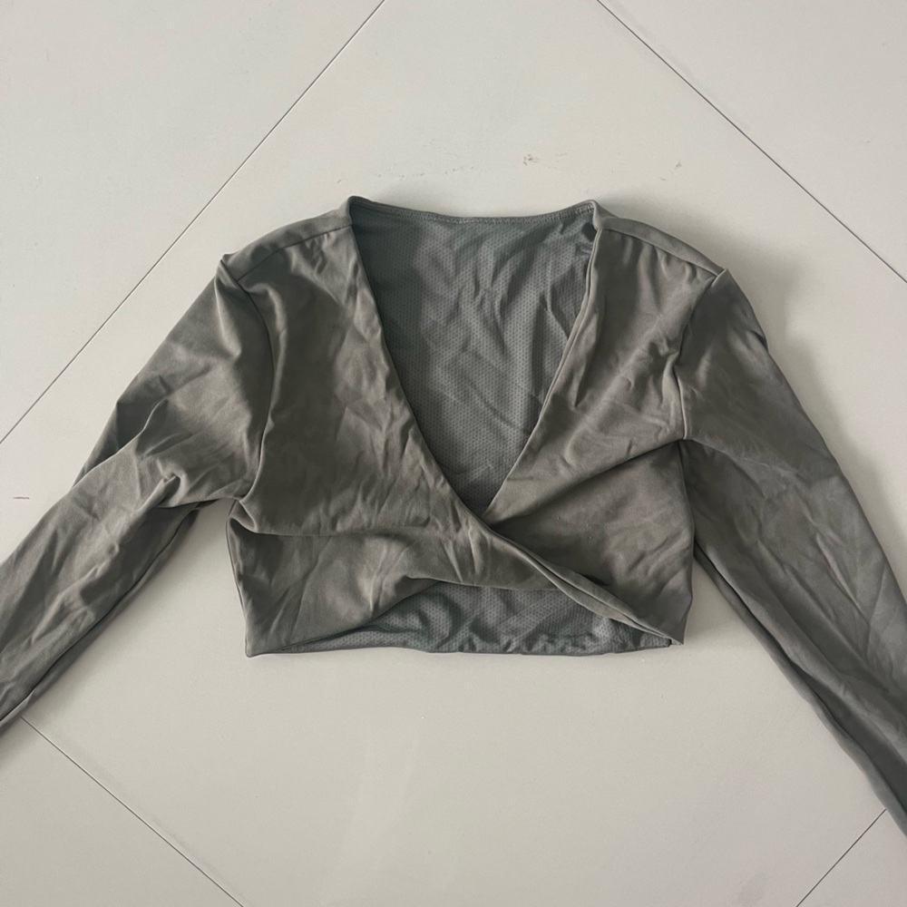Crop Shop Boutique, wrap front crop top, size S, like new